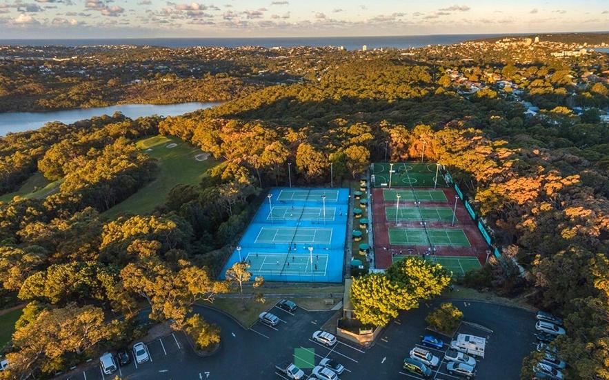 Park tennis courts' summer closure 'badly timed'