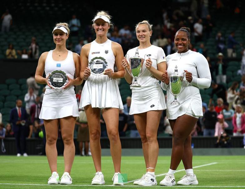 Tennis-American Townsend wins Wimbledon doubles crown alongside Siniakova