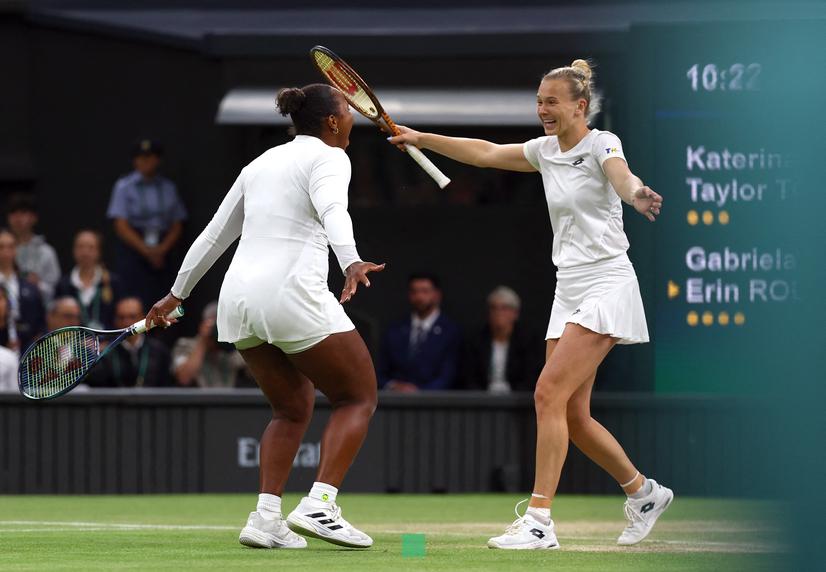 Tennis-American Townsend wins Wimbledon doubles crown alongside Siniakova